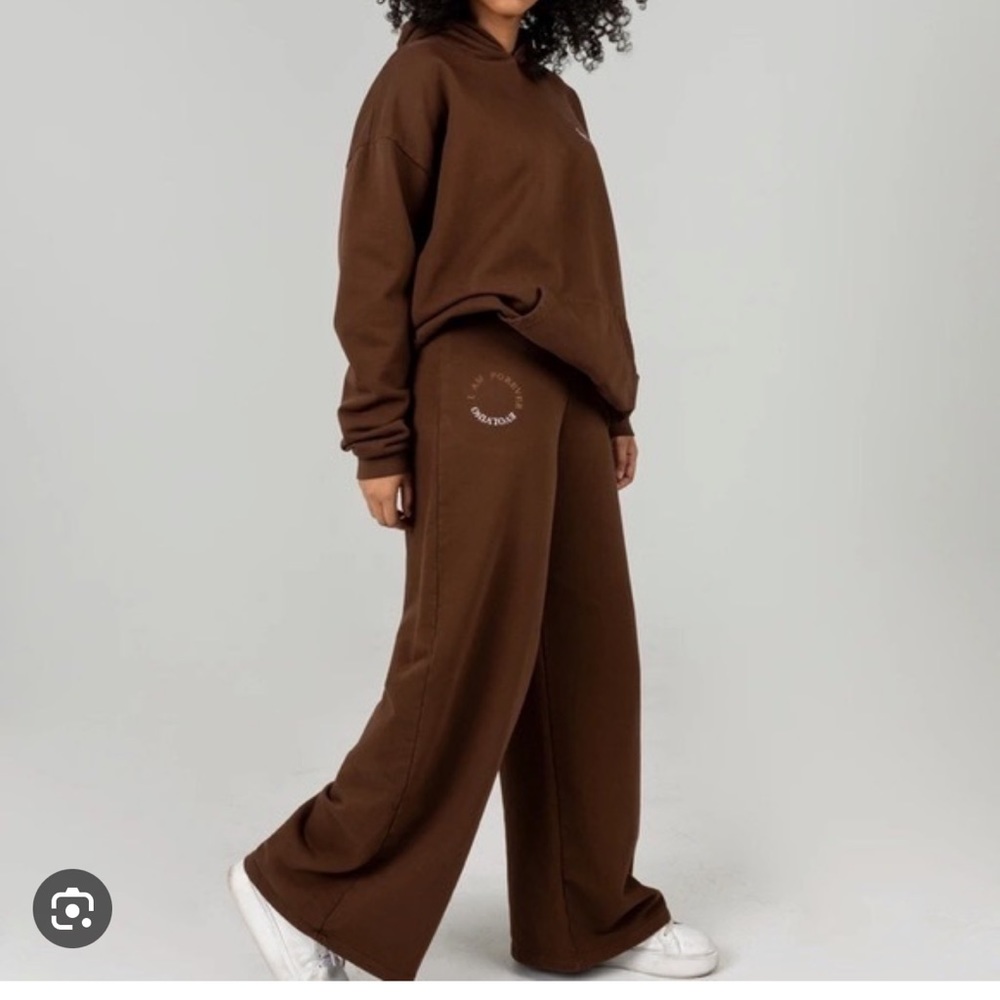 Mayfair Group I am Always evolving Flared sweat set